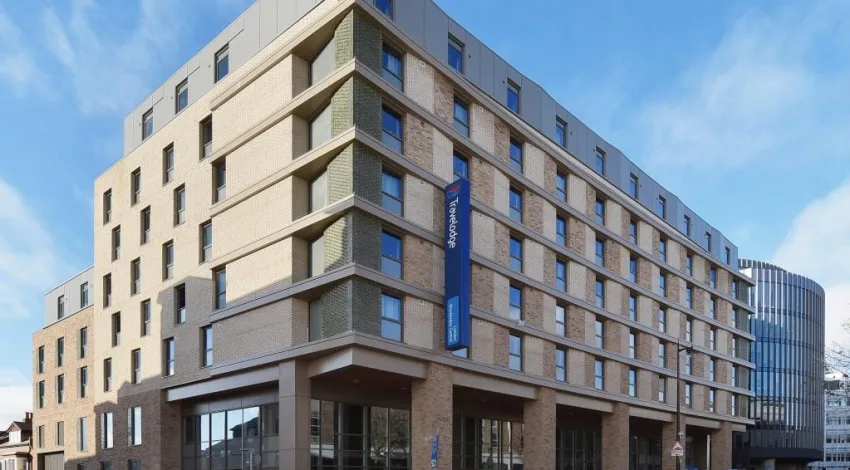 Travelodge London Wimbledon Central Hartfield Road London